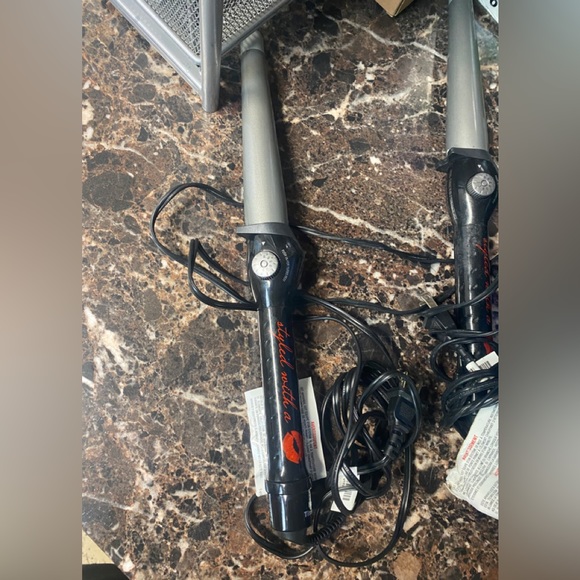 Babyliss Pro Nano Titanium Styled With A Kiss 1 1/4" Conicurl Curling Wand - Picture 1 of 6